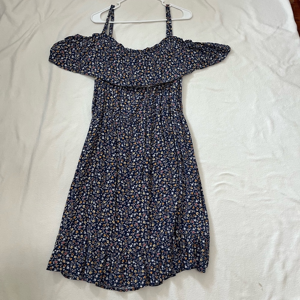 Floral cold shoulder midi dress!